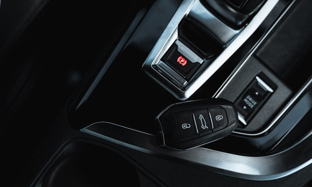 how to change the battery in a Ford key fob